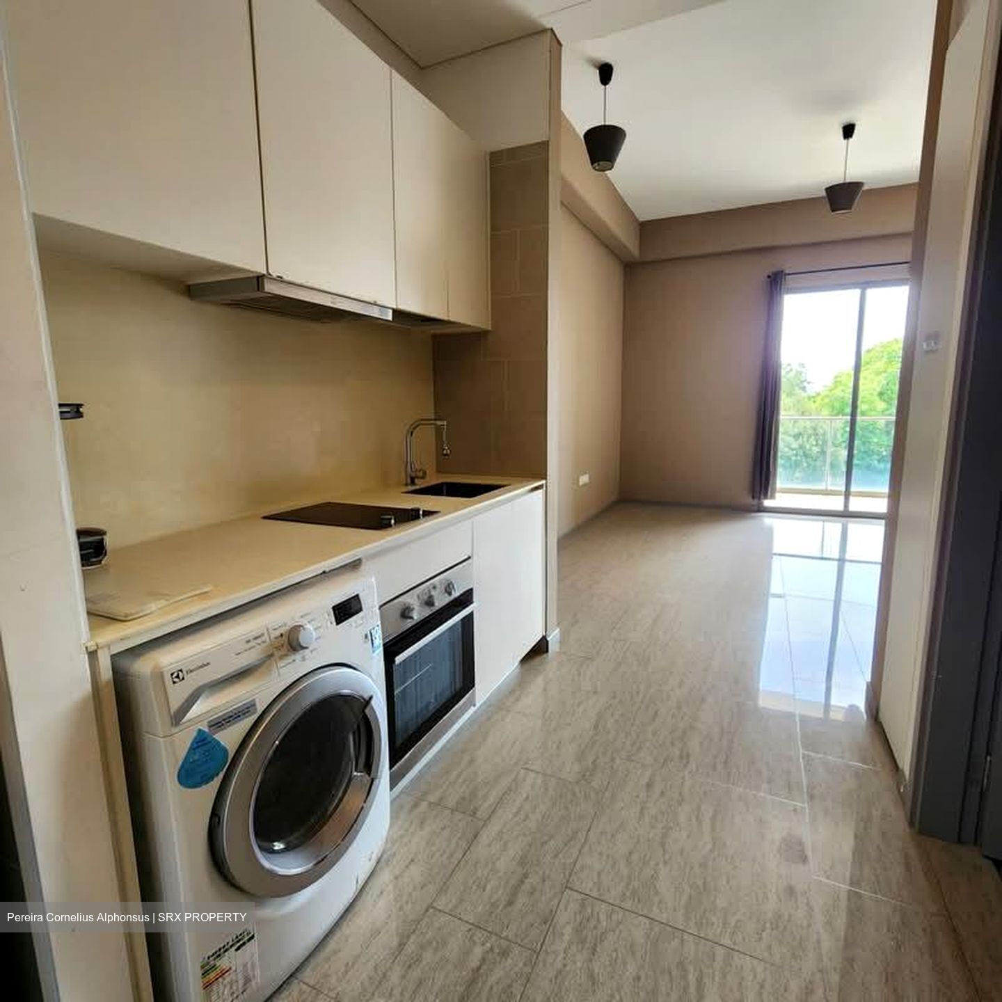 Stratum (D18), Condominium #585580511